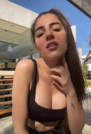 6. Sexy Candela Díaz Shows Nipples without  Brassiere