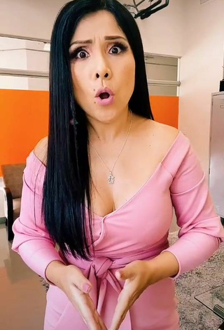 2. Sweet Tula Rodríguez Shows Cleavage in Cute Pink Dress