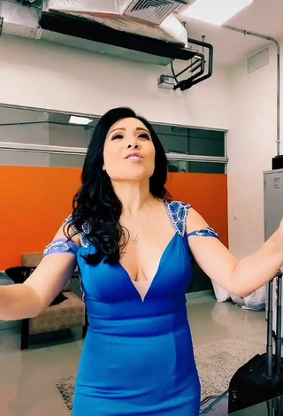 3. Amazing Tula Rodríguez Shows Cleavage in Hot Blue Dress