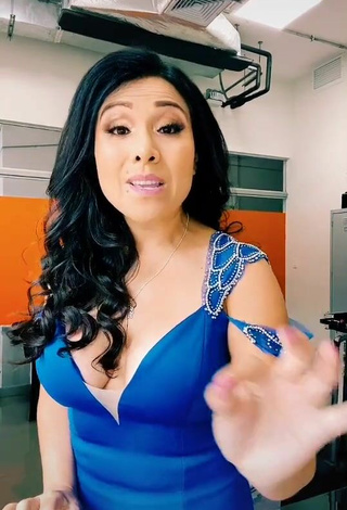Hottie Tula Rodríguez Shows Cleavage in Blue Dress