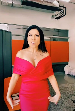 Sweetie Tula Rodríguez Shows Cleavage in Red Dress