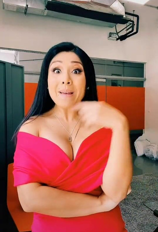6. Hot Tula Rodríguez Shows Cleavage in Red Dress