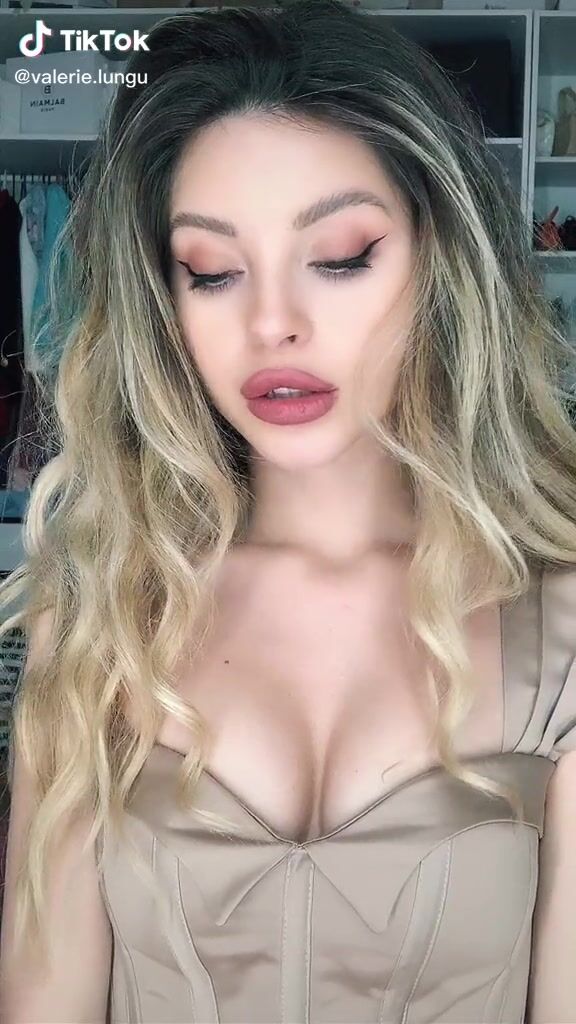 Valerie Lungu Demonstrates Cute Cleavage sexyfilter
