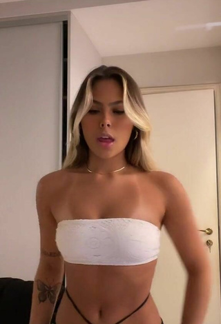 2. Sexy Victoria Miranda Shows Cleavage in White Tube Top