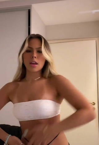 4. Sexy Victoria Miranda Shows Cleavage in White Tube Top