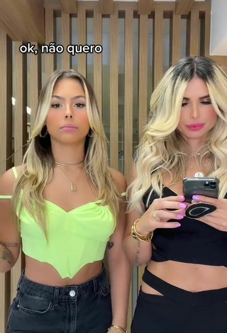 5. Hot Victoria Miranda Shows Cleavage in Lime Green Crop Top