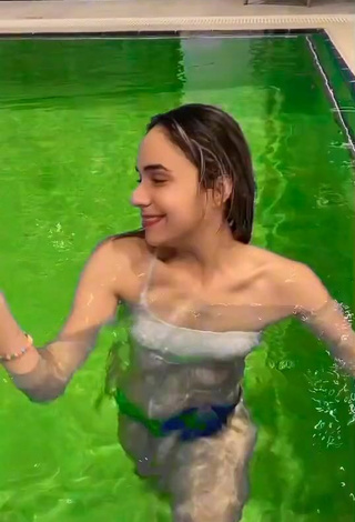 6. Sexy Yagmur Ozkavak Shows Cleavage in Bikini Top at the Swimming Pool