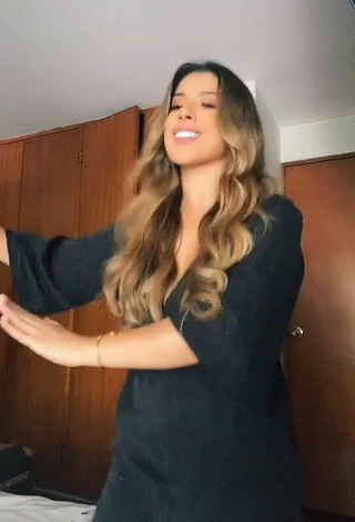 6. Sexy Yahaira Plasencia Shows Cleavage in Black Dress