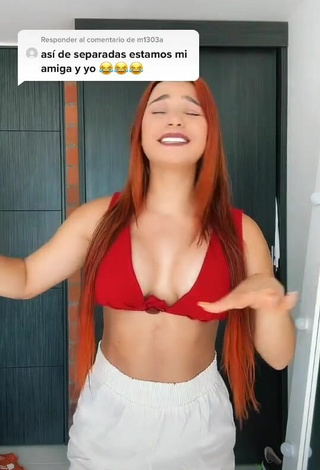 2. Beautiful Yeimy Serrano Shows Cleavage in Sexy Red Crop Top