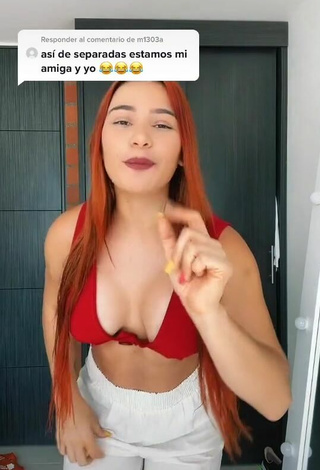 4. Beautiful Yeimy Serrano Shows Cleavage in Sexy Red Crop Top