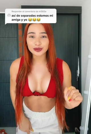 5. Beautiful Yeimy Serrano Shows Cleavage in Sexy Red Crop Top