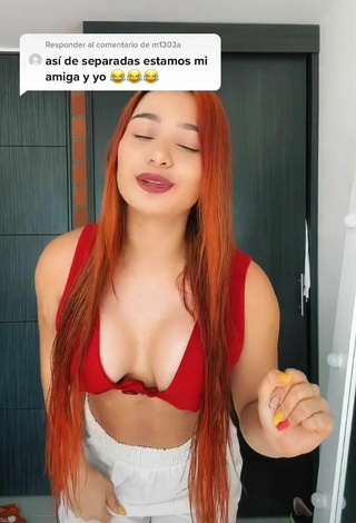 6. Beautiful Yeimy Serrano Shows Cleavage in Sexy Red Crop Top