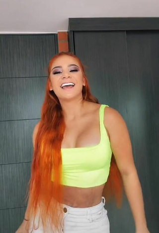 1. Hot Yeimy Serrano Shows Cleavage in Lime Green Crop Top