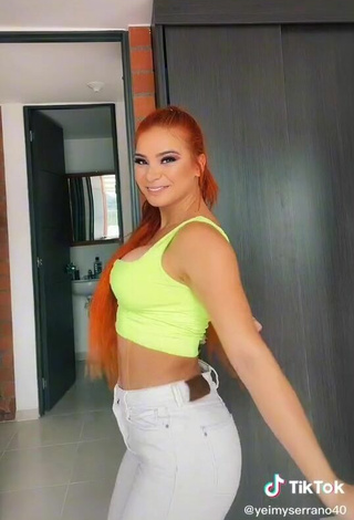 5. Sexy Yeimy Serrano Shows Cleavage in Lime Green Crop Top