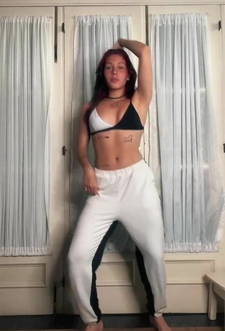 3. Sexy Amanda C Shows Cleavage in Bikini Top