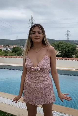 2. Beautiful aleynabbozz Shows Cleavage in Sexy Dress