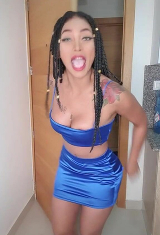 Beautiful Aliany García Shows Cleavage in Sexy Blue Crop Top