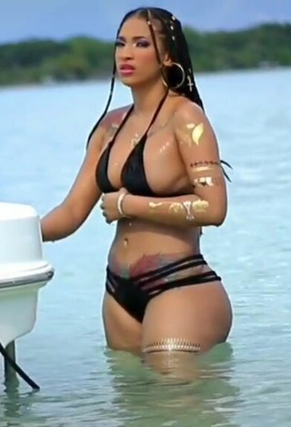 6. Sexy Aliany García in Black Bikini in the Sea