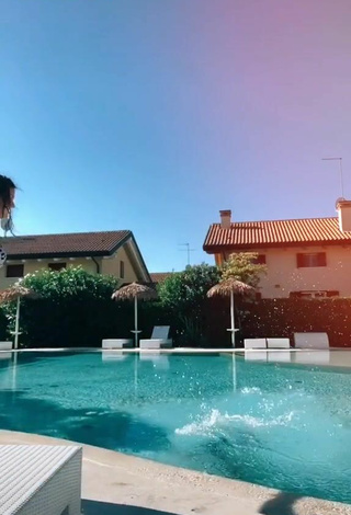 2. Sexy Susanna Bonetto in Blue Bikini at the Pool