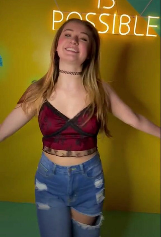 2. Sexy Caitlyn Cohen Shows Cleavage in Crop Top