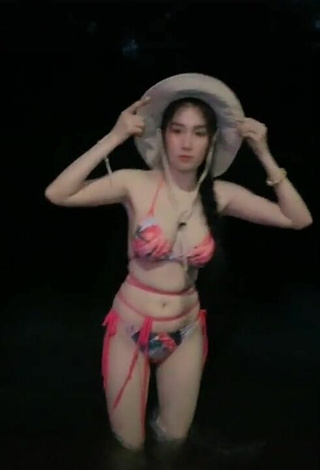 3. Cute Nuntida Chuangchoo Shows Cleavage in Bikini at the Pool