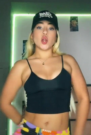 3. Chantall Pizzino Looks Sweetie in Black Crop Top and Bouncing Tits