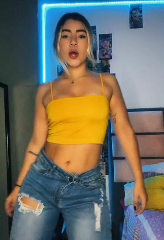 2. Chantall Pizzino Shows Cleavage in Erotic Yellow Crop Top and Bouncing Tits