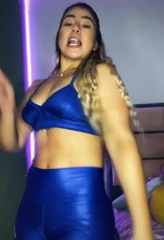 6. Chantall Pizzino Shows Cleavage in Hot Blue Crop Top and Bouncing Tits