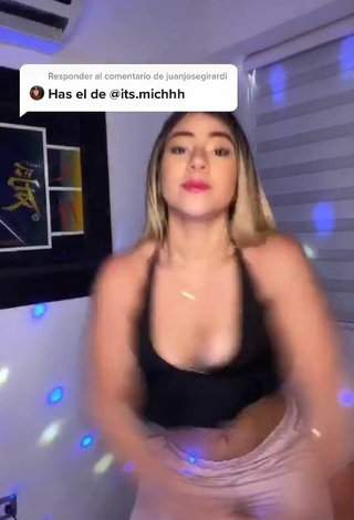 2. Adorable Chantall Pizzino Shows Cleavage in Seductive Black Crop Top and Bouncing Tits