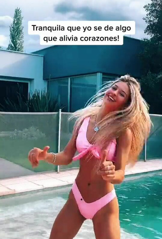 4. Emiestoco Looks Sweetie in Pink Bikini at the Pool