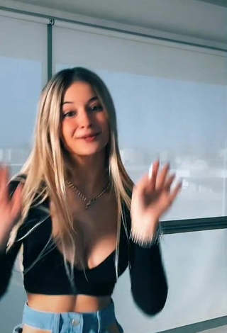 6. Beautiful Emiestoco Shows Cleavage in Sexy Black Crop Top and Bouncing Tits