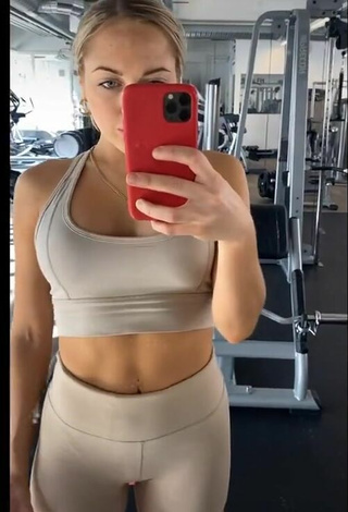 2. Breathtaking Erna Husko Shows Butt while doing Fitness Exercises