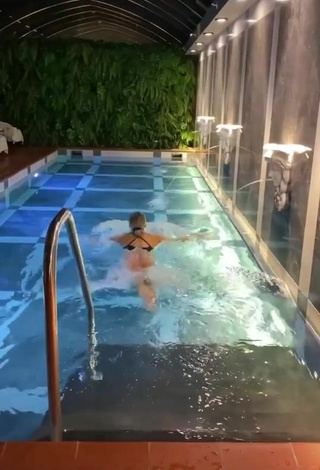 5. Erotic Erna Husko Shows Butt at the Pool
