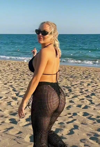 3. Sexy Erna Husko Shows Butt at the Beach