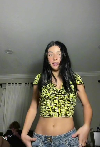 3. Hot Ferchu Gimenez Shows Cleavage in Crop Top while doing Belly Dance