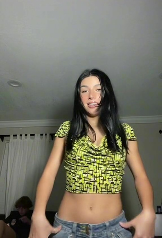 4. Hot Ferchu Gimenez Shows Cleavage in Crop Top while doing Belly Dance
