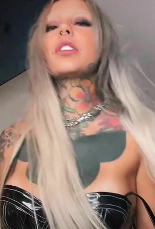 5. Sexy fishball Shows Cleavage in Black Crop Top