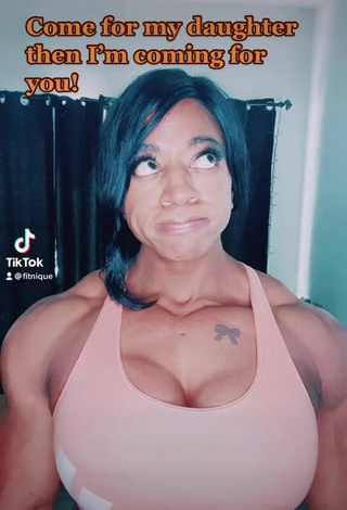 3. Sexy Monique Jones Shows Cleavage in Beige Crop Top