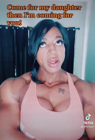 6. Sexy Monique Jones Shows Cleavage in Beige Crop Top