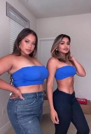 2. Sexy Gabriela Bandy Shows Cleavage in Blue Tube Top