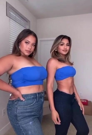 5. Sexy Gabriela Bandy Shows Cleavage in Blue Tube Top