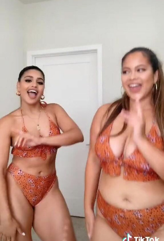 5. Really Cute Gabriela Bandy Shows Cleavage in Floral Bikini and Bouncing Boobs