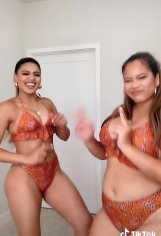 6. Really Cute Gabriela Bandy Shows Cleavage in Floral Bikini and Bouncing Boobs