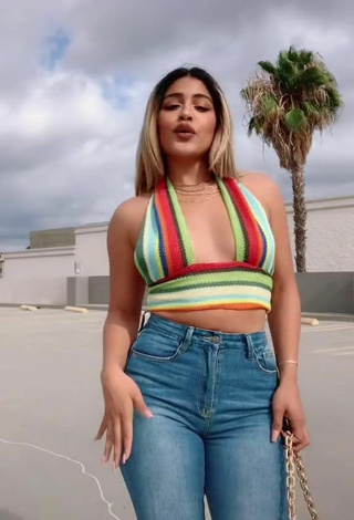 5. Hot Gabriela Bandy Shows Cleavage in Crop Top