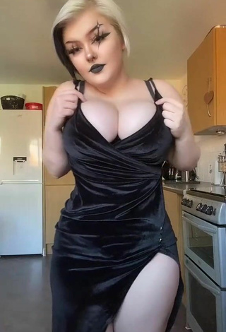 Cute Hollymarie Shows Cleavage in Black Dress