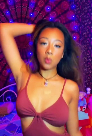 5. Sexy Jayla Marie Shows Cleavage in Purple Dress