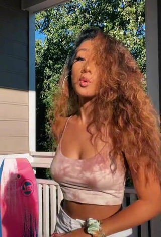 5. Hot Jayla Marie Shows Cleavage in Crop Top and Bouncing Boobs