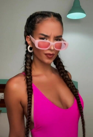4. Sexy Laia Fidalgo Vega Shows Cleavage in Pink Swimsuit