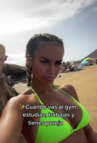 3. Cute Laia Fidalgo Vega Shows Cleavage in Light Green Bikini