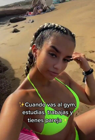 4. Cute Laia Fidalgo Vega Shows Cleavage in Light Green Bikini
